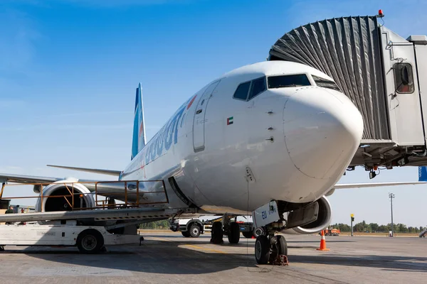 Boryspil, Ukrayna - 10 Eylül 2019: Boryspil Uluslararası Havalimanı Flydubai 'nin Boeing 737-800 uçağı