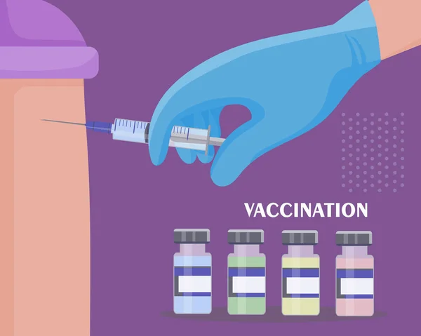 Çeşitli hastalıklara ve koronavirüs KOVID-19 'a karşı düzenli aşılar yapılıyor. Doktor, hastanın koluna bir doz aşı enjekte eder. Antiviral iğne. Virüslere karşı güvenli koruma.