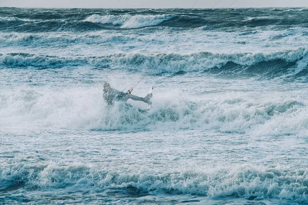 Kite Surf Tempesta Inverno Con Salti Estremi Scheveningen Paesi Bassi — Foto Stock