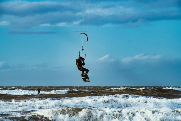 Kite Surf Tempestade Inverno Com Saltos Altos Extremos Scheveningen Países — Fotografia de Stock