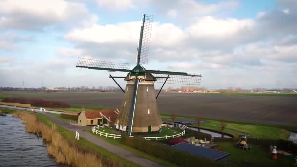 Luchtdrone Shot Van Een Windmolen Nederland Nederlandse Windmolen — Stockvideo