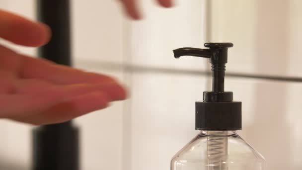 Laver Les Mains Avec Gel Désinfectant Mettre Lotion Sur Les — Video