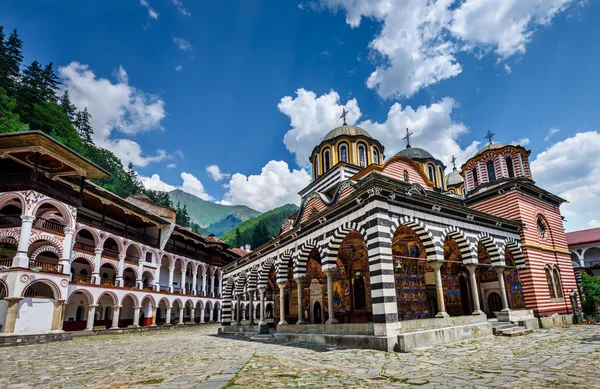 Rila manastırı, Bulgaristan 'da ünlü bir manastır..