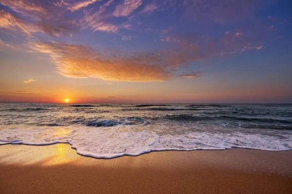 Beautiful cloudscape over the ocean. — Stock Photo, Image