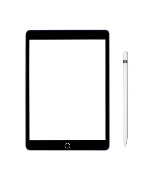 Varna, Bulgaristan - 5 Aralık 2020: Apple açılış konuşması 2019. Açılış konuşmasından sonra Apple 'ın web sitesinde ekran göründü. Apple iPad (8. Nesil)