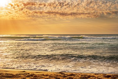 Sunrise beach Karayip Denizi üzerinde.