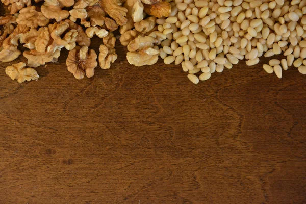 Ceviz ve sedir çam fıstığı