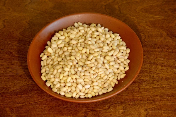 Sedir çam fıstığı tabak