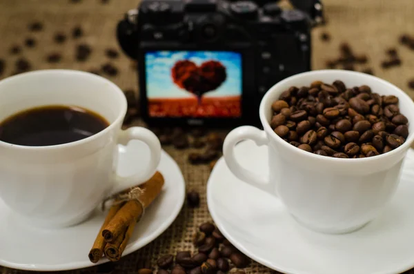 コーヒー豆のある静物 — ストック写真