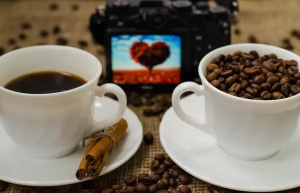 コーヒー豆のある静物 — ストック写真