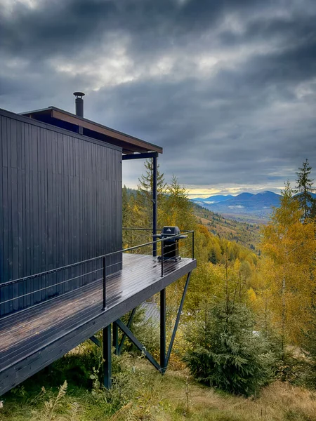 Sisli Sonbahar Yağmuru Ukrayna Karpatlar üzerinde Bulutlu.