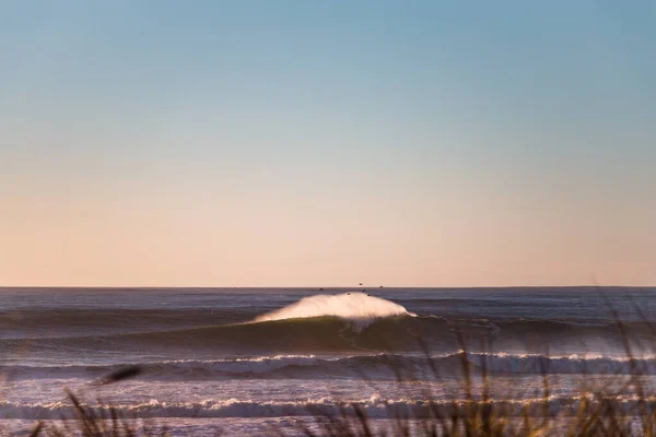 Big Waves Breaks en Californie du Nord près de San Francisco — Photo