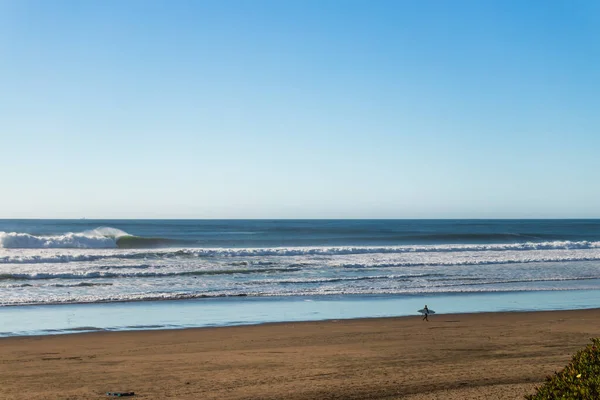 Grandes olas estalla en el norte de California cerca de San Francisco — Foto de Stock