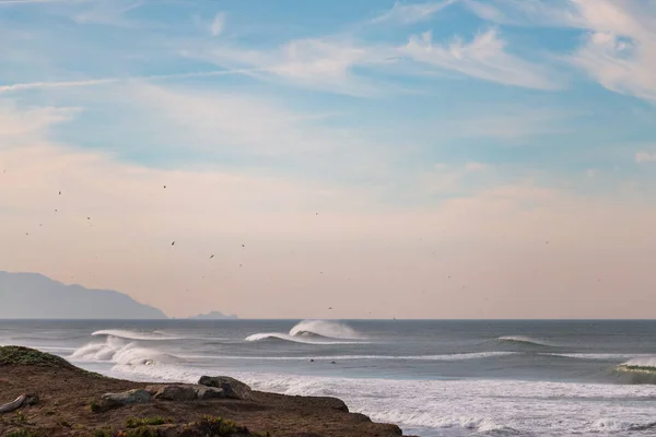 Big Waves Breaks v severní Kalifornii u San Franciska — Stock fotografie