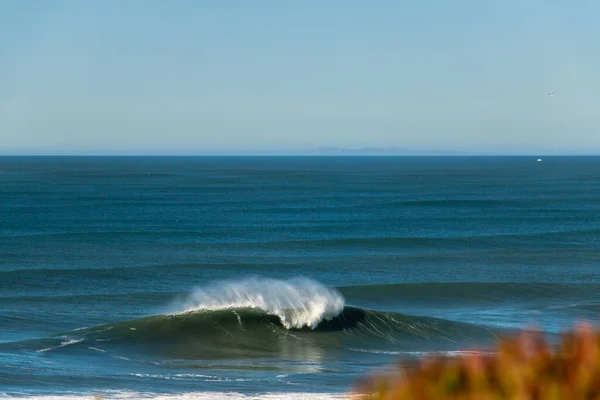 Big Waves Breaks in Northern California near San Francisco — Stock Photo, Image
