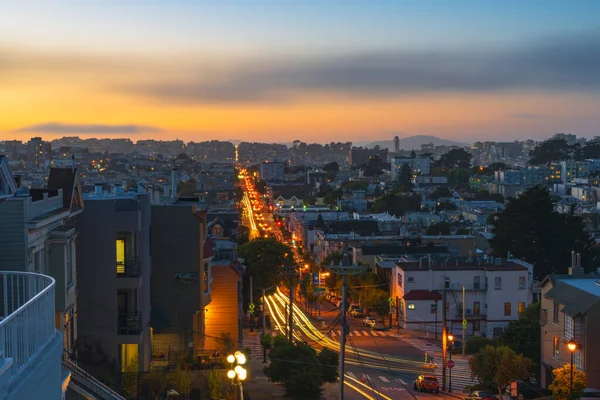 Buurt in San Francisco 's nachts — Stockfoto