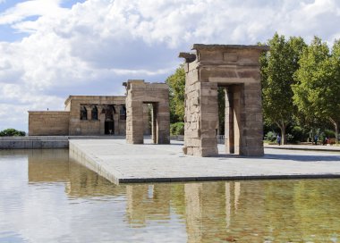 Tapınak, Debod (Templo Debod de), Madrid'de yeniden inşa edildi bir Antik Mısır Tapınağı