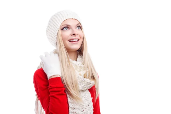 Natal, Natal, férias de inverno, pessoas, conceito de felicidade - imagem brilhante de sorrir mulher bonita feliz em chapéu, silencioso e luvas branco isolado fundo — Fotografia de Stock