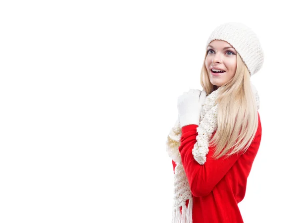 Navidad, Navidad, vacaciones de invierno, personas, concepto de felicidad - imagen brillante de la sonrisa hermosa mujer feliz en sombrero, silenciador y guantes fondo aislado blanco — Foto de Stock