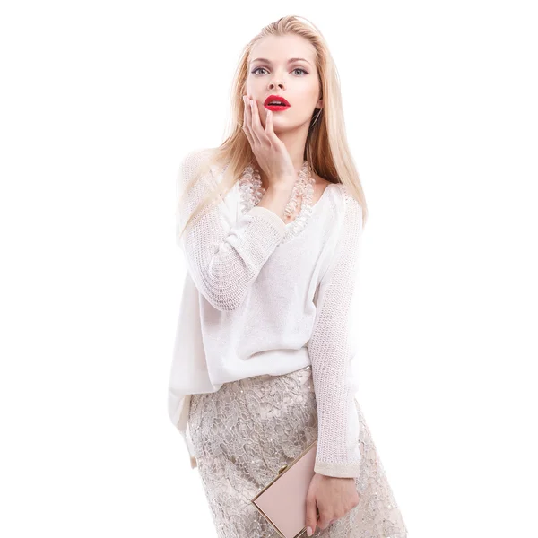 Beautiful young girl with a bright evening make up of shiny red lipstick holding a clutch. Fashion Celebration, sale, happiness — Stock Photo, Image