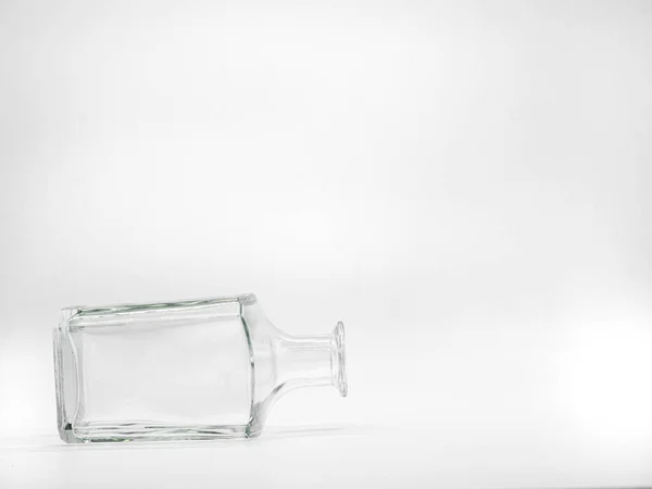 Botella Vidrio Vacía Sobre Fondo Blanco Frasco Cuadrado Transparente Vista Imágenes de stock libres de derechos