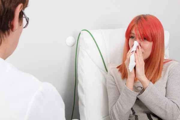 Alerji hapşırma kız