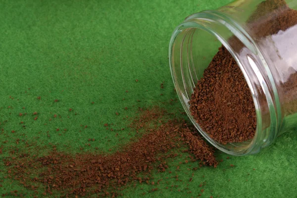 Tarçın kavanoz içinde 