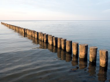 Baltık denizinde groynes serisi