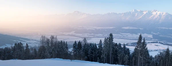 Bergpanorama in den Alpen — Stockfoto