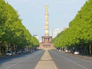 Avenue de berlin zafer anıtı ile 17 Haziran