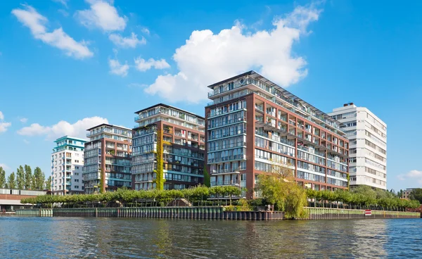 Modern apartmanlar waterfront