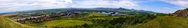 Panoramatic θέα στα βουνά της Κεντρικής Τσεχική — Φωτογραφία Αρχείου