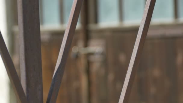 Porte de grange verrouillée 