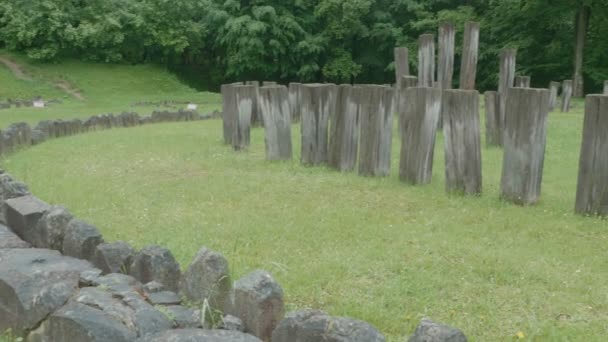 Sarmisegetusa Ruinas del Templo Regia — Vídeo de stock