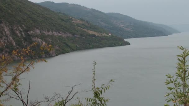Όχθες του μεγάλου ποταμού Δούναβη — Αρχείο Βίντεο