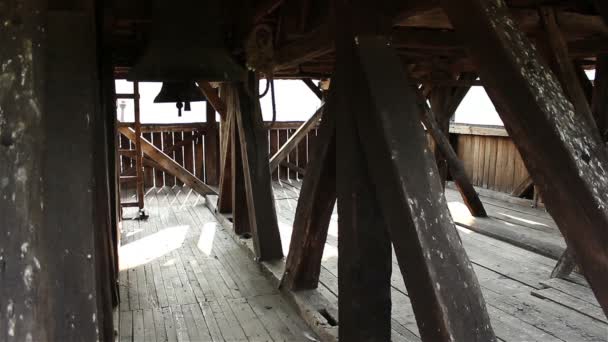 Bellfry intérieur en bois 