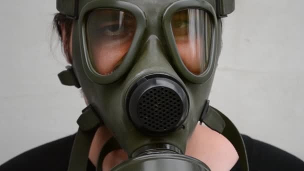 Man With Gas Mask on Face — Stock Video