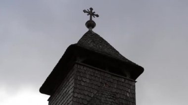 Bakan ahşap Spire zaman atlamalı