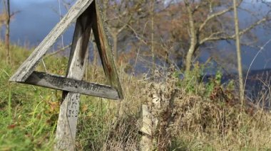 Ahşap mezarı üzerine çapraz