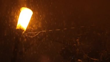 Ağır karlı gece