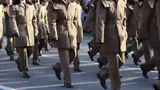 Desfile del ejército — Vídeo de stock