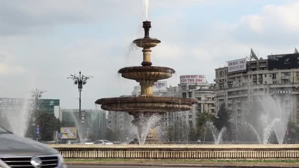 Fuente grande en Bucarest — Vídeos de Stock