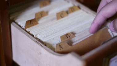 Eski dosyaları alfabetik olarak arama