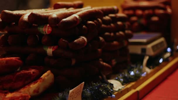 Pile de saucisses à vendre — Video