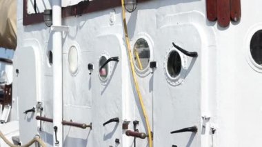 Güvertede Eski Kabinler