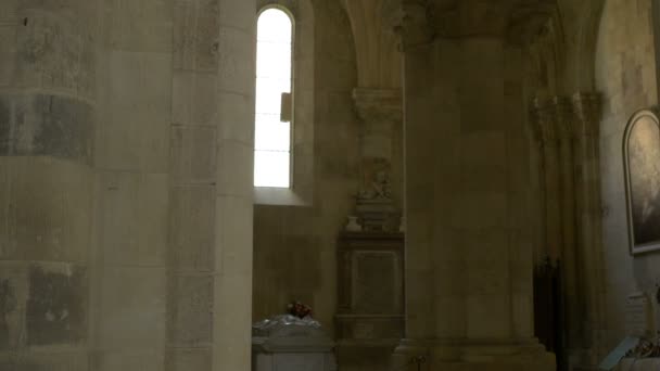 Gotische kerk preekstoel — Stockvideo