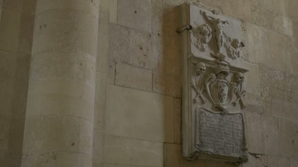 Medieval Sarcophagus in Tomb — Stock Video