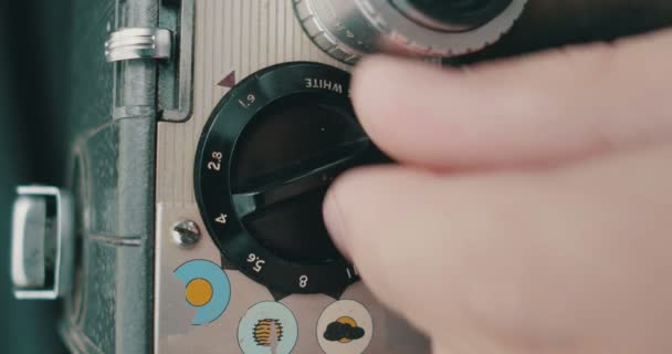 Setting Aperture on Retro Reel Camera — Stock Video