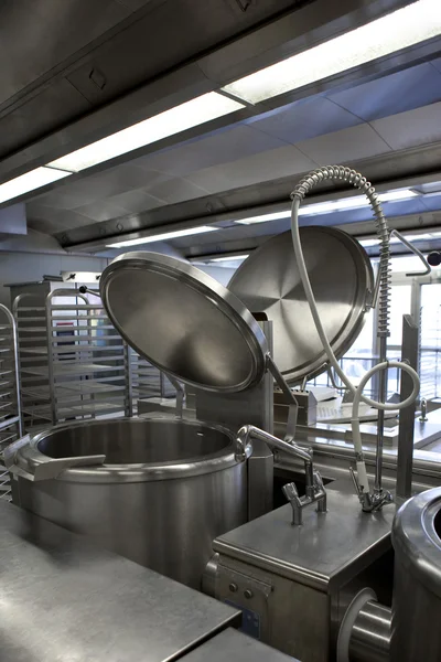 Inox keuken in een kantine — Stockfoto