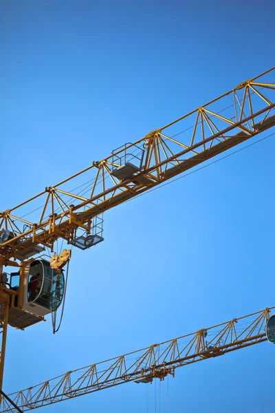 Crane and blue sky — Stock Photo, Image